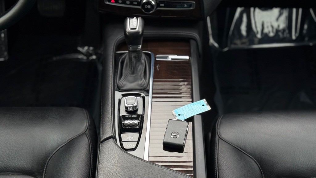 2017 Volvo XC90 Image 5