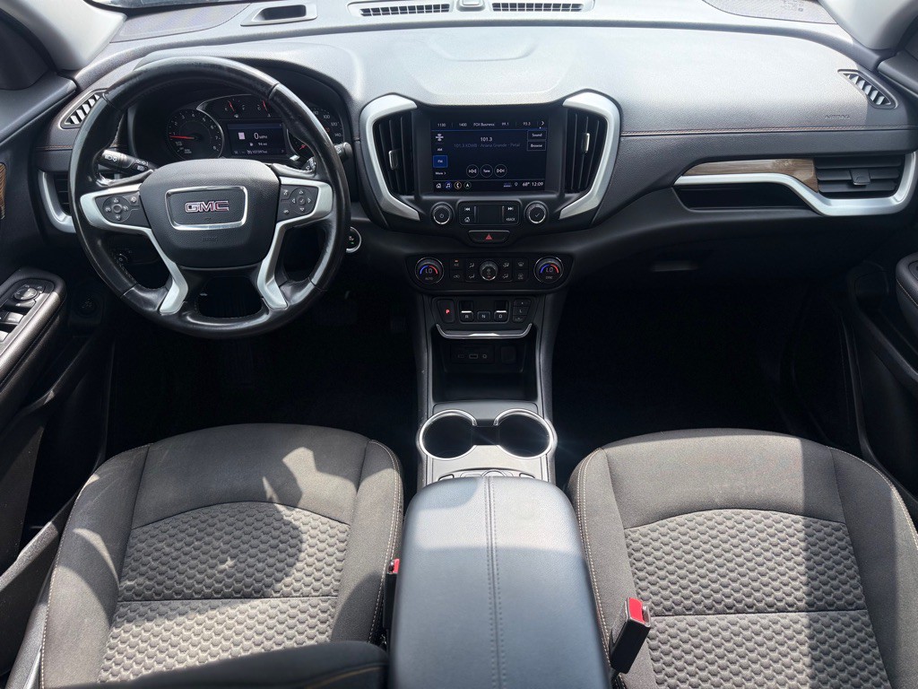 2020 GMC Terrain Image 2