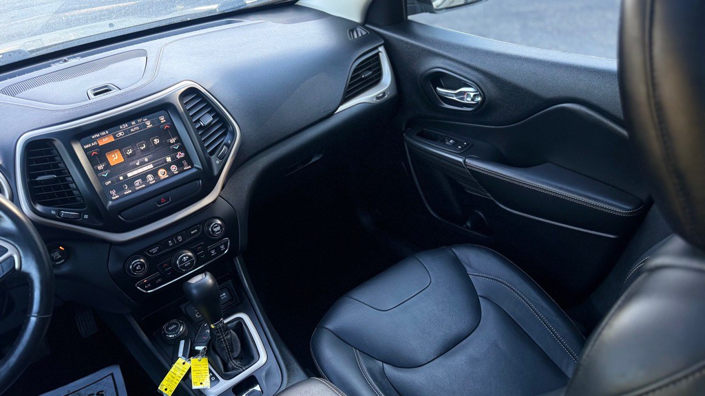 2015 Jeep Cherokee Image 4