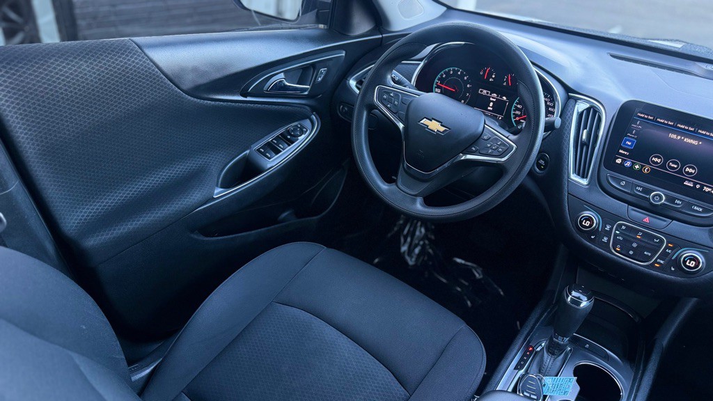 2019 Chevrolet Malibu Image 3