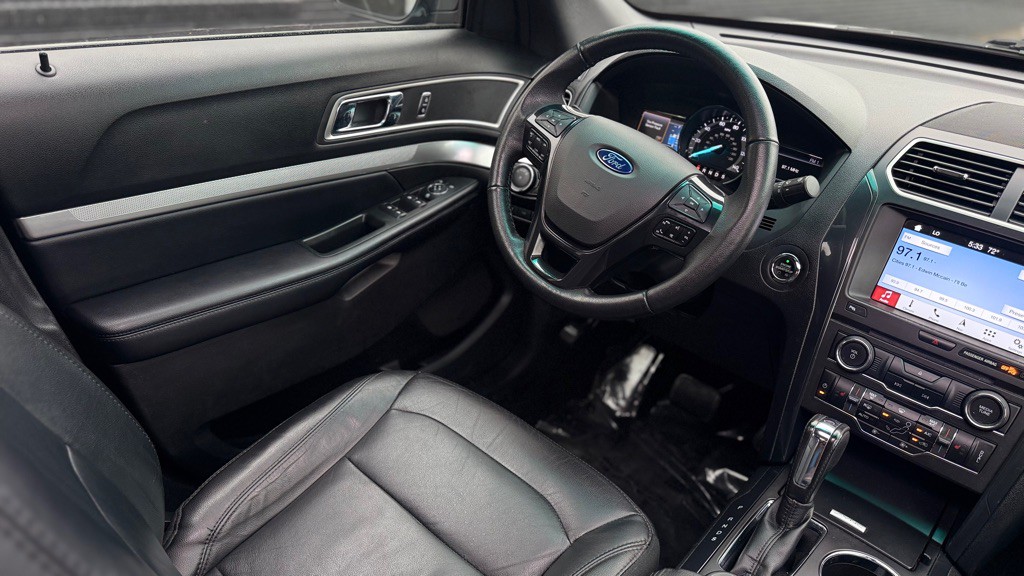 2017 Ford Explorer Image 3