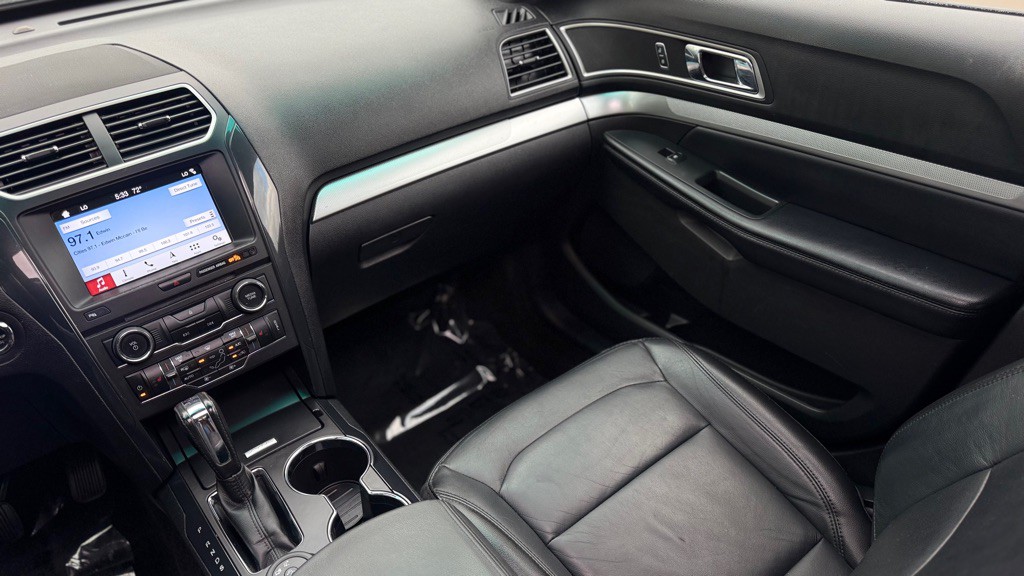 2017 Ford Explorer Image 4