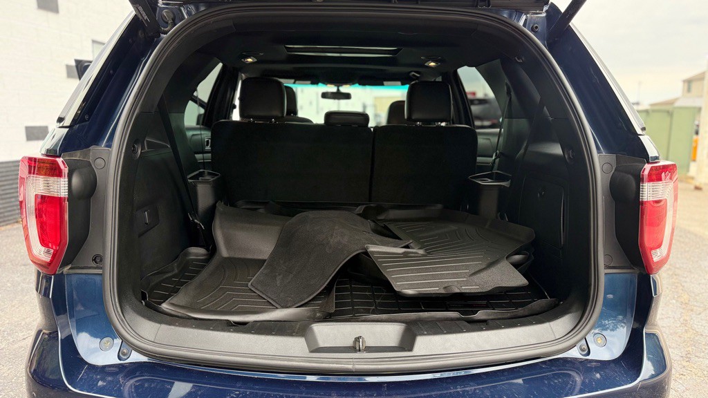 2017 Ford Explorer Image 8