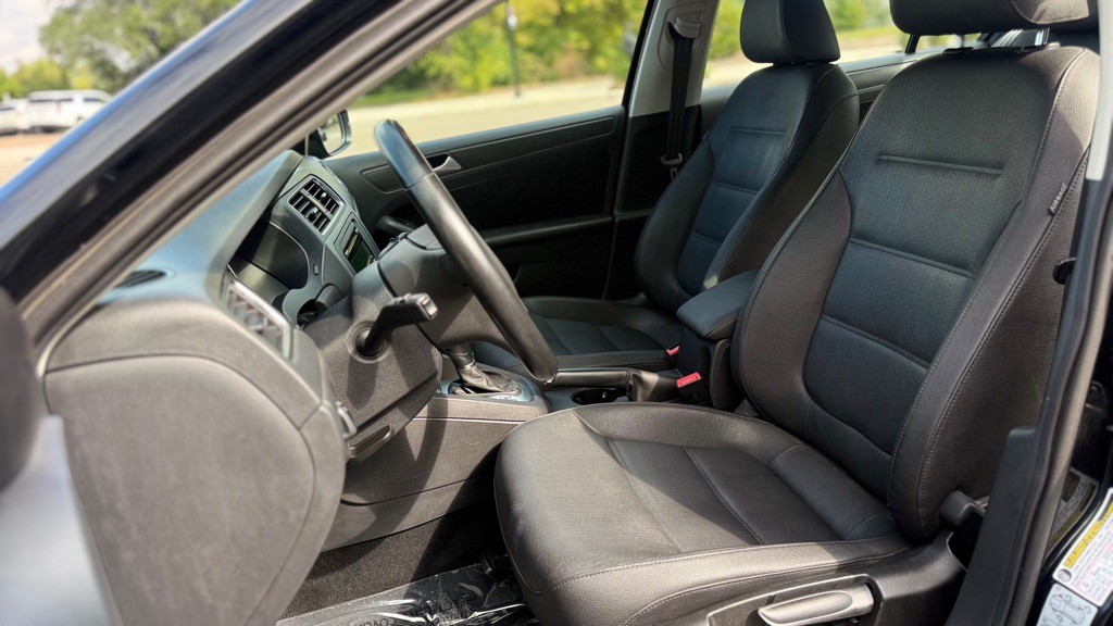 2012 Volkswagen Jetta Image 5