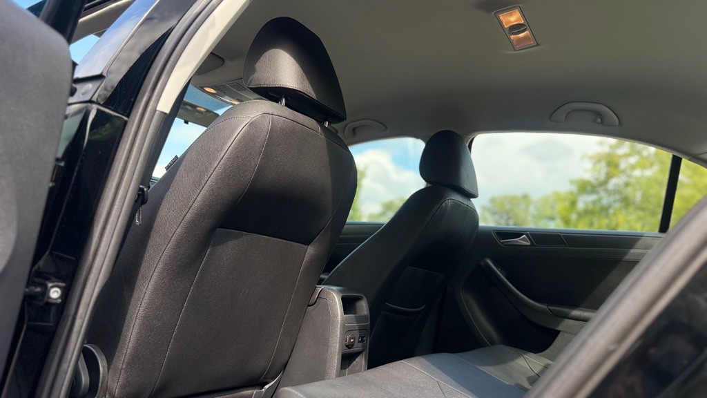 2012 Volkswagen Jetta Image 6