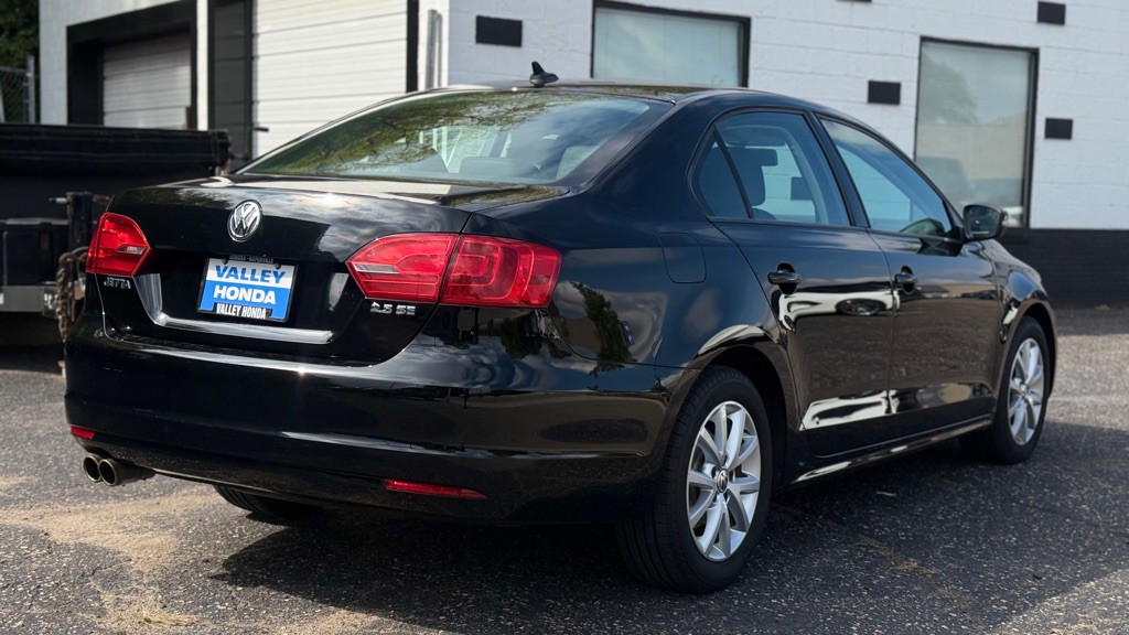 2012 Volkswagen Jetta Image 12