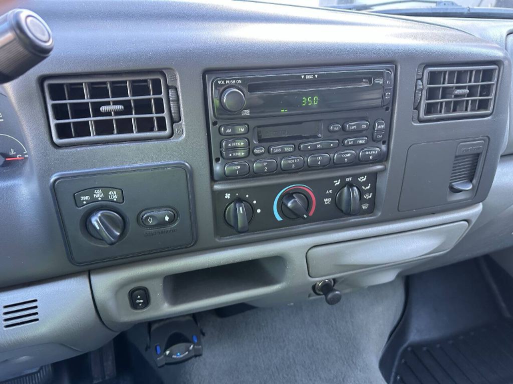 2004 Ford F-350 Image 12