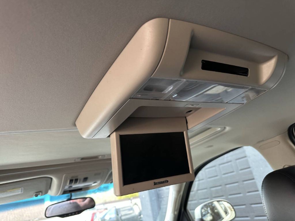 2011 GMC Yukon Image 8