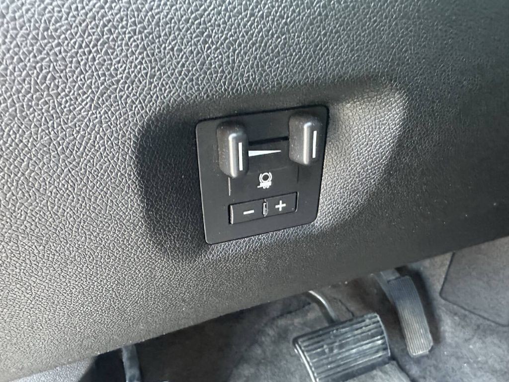 2011 GMC Yukon Image 11