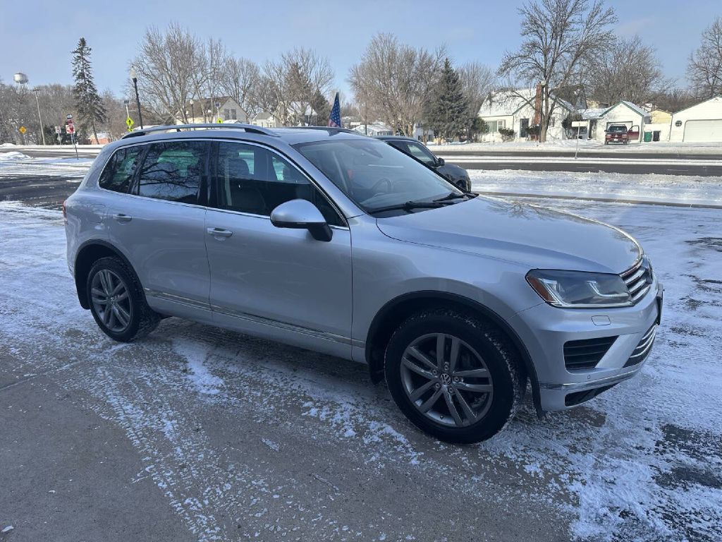 2016 Volkswagen Touareg Image 4