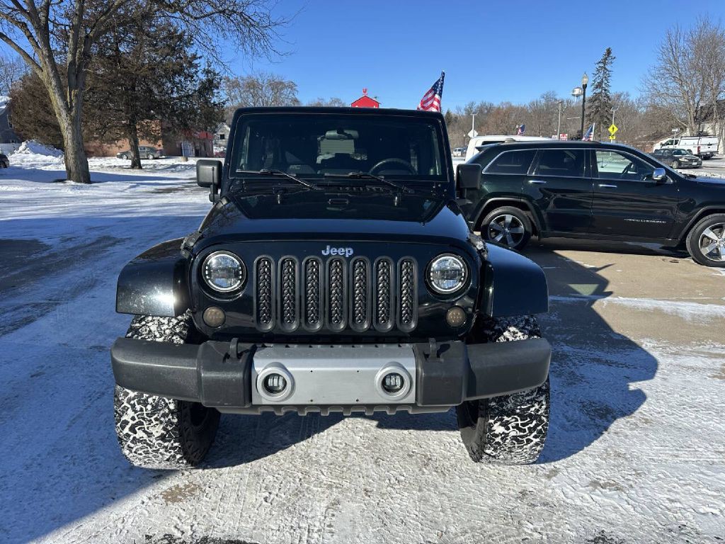 2010 Jeep Wrangler Unlimited Image 2