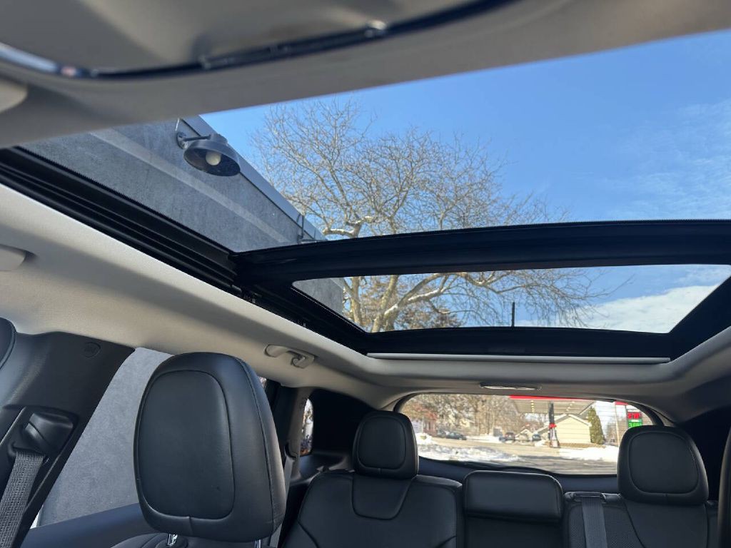 2015 Jeep Cherokee Image 14