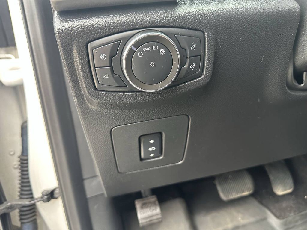 2015 Ford F-150 Image 17