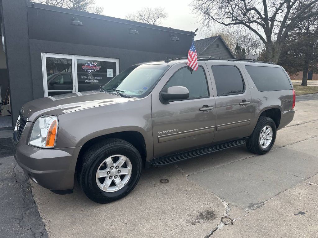 2014 GMC Yukon Image 2