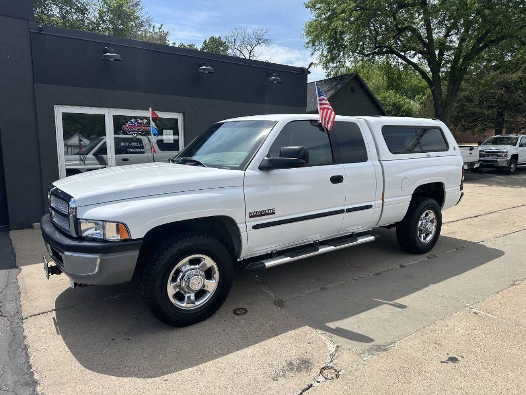 2001 Dodge Ram 2500 Image 2