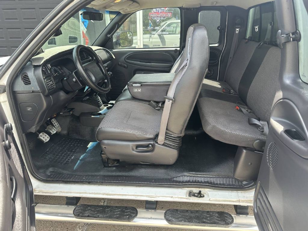 2001 Dodge Ram 2500 Image 9