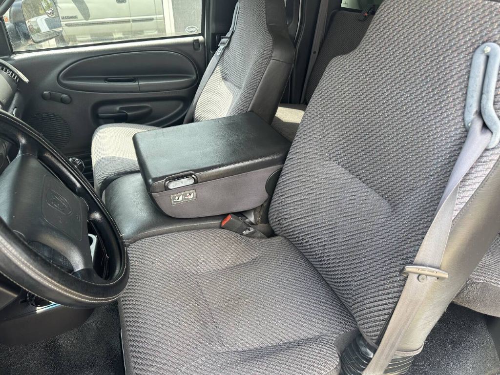 2001 Dodge Ram 2500 Image 10