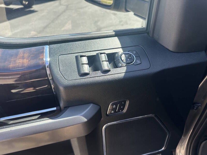 2015 Ford F-150 Image 11