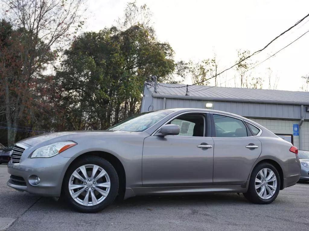 2011 INFINITI M37 Image 5