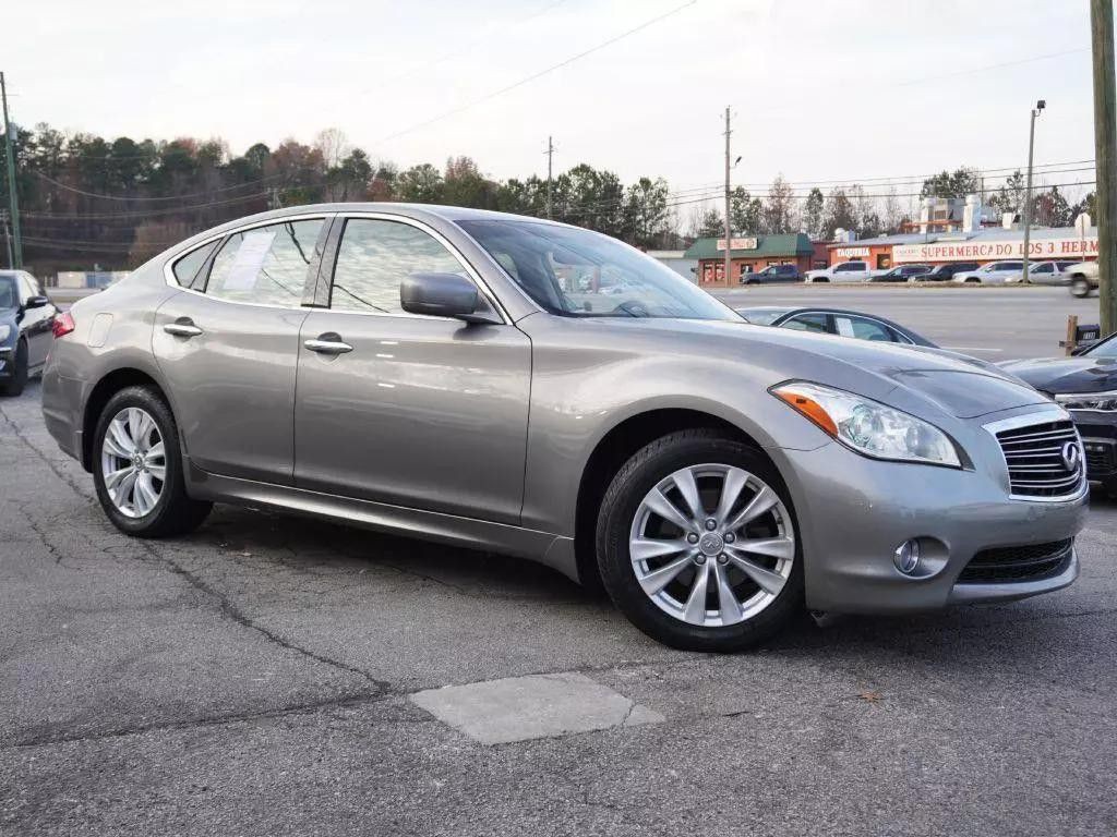 2011 INFINITI M37 Image 10
