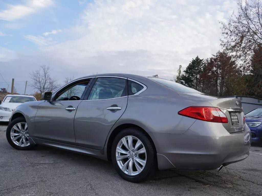 2011 INFINITI M37 Image 19
