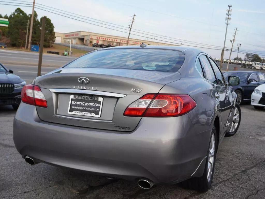 2011 INFINITI M37 Image 23