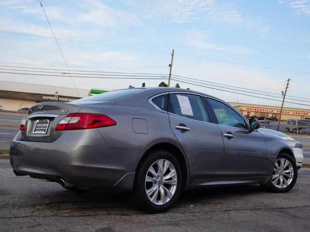 2011 INFINITI M37 Image 25
