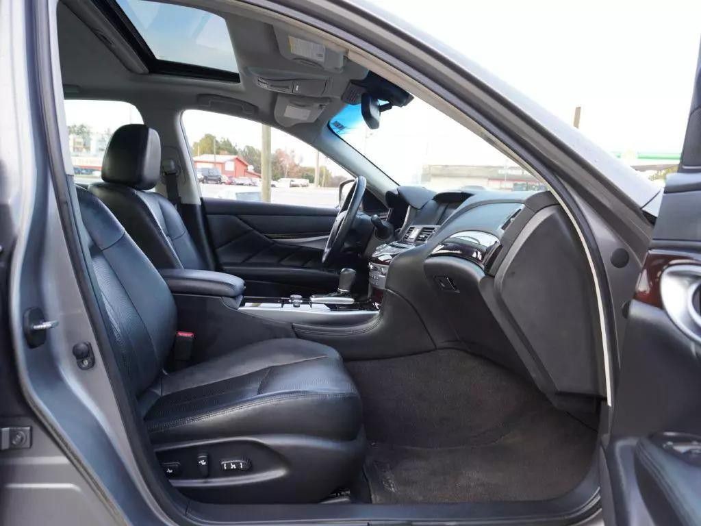 2011 INFINITI M37 Image 29