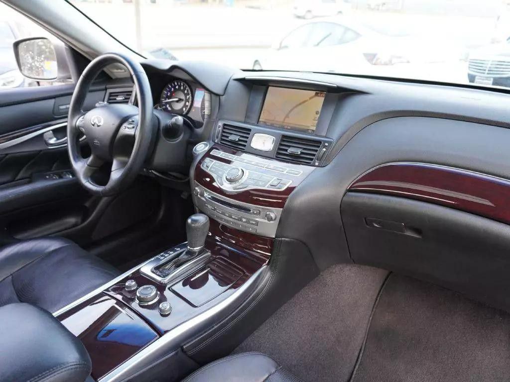 2011 INFINITI M37 Image 33
