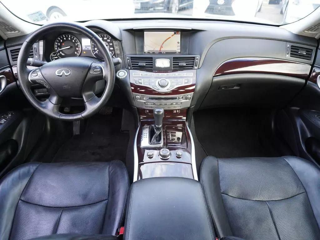 2011 INFINITI M37 Image 37