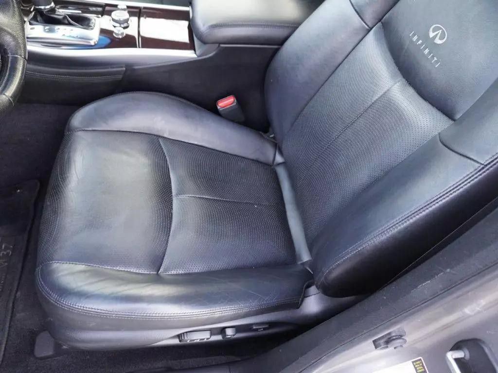 2011 INFINITI M37 Image 41