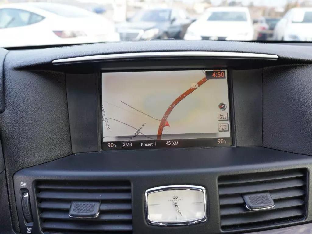 2011 INFINITI M37 Image 45
