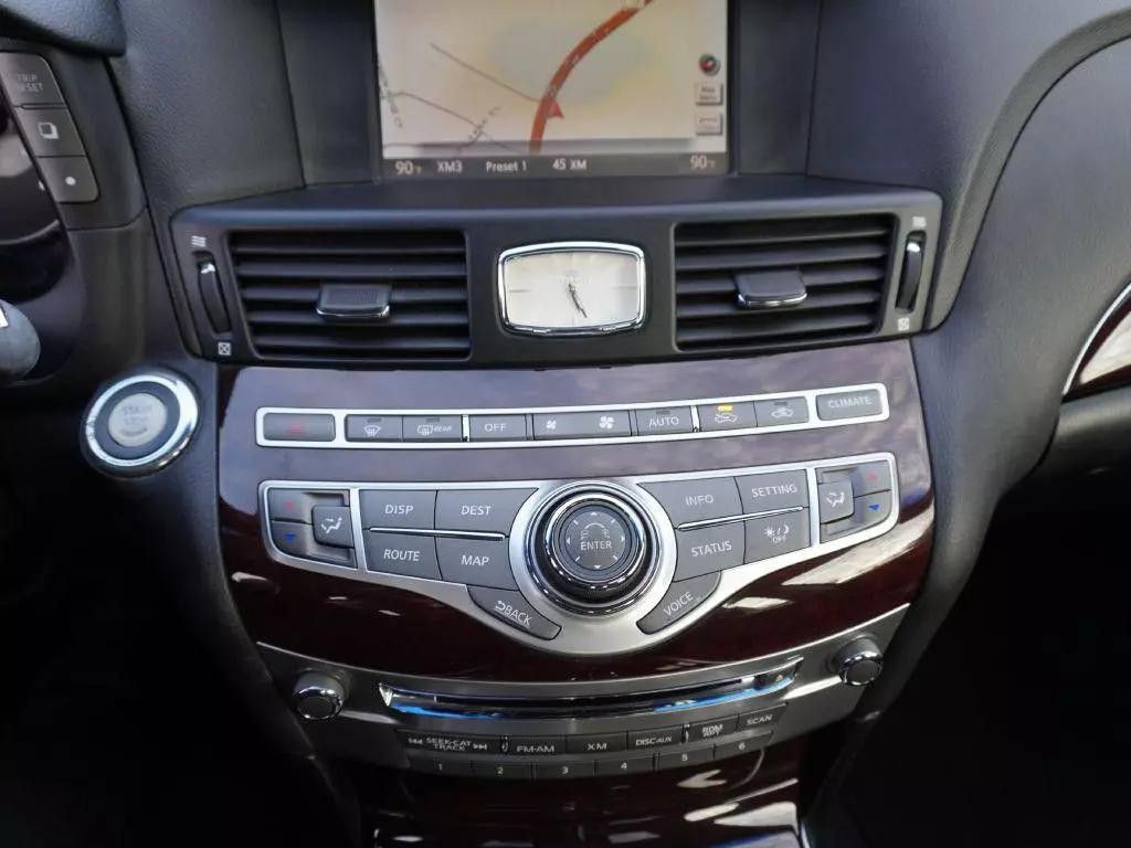 2011 INFINITI M37 Image 48