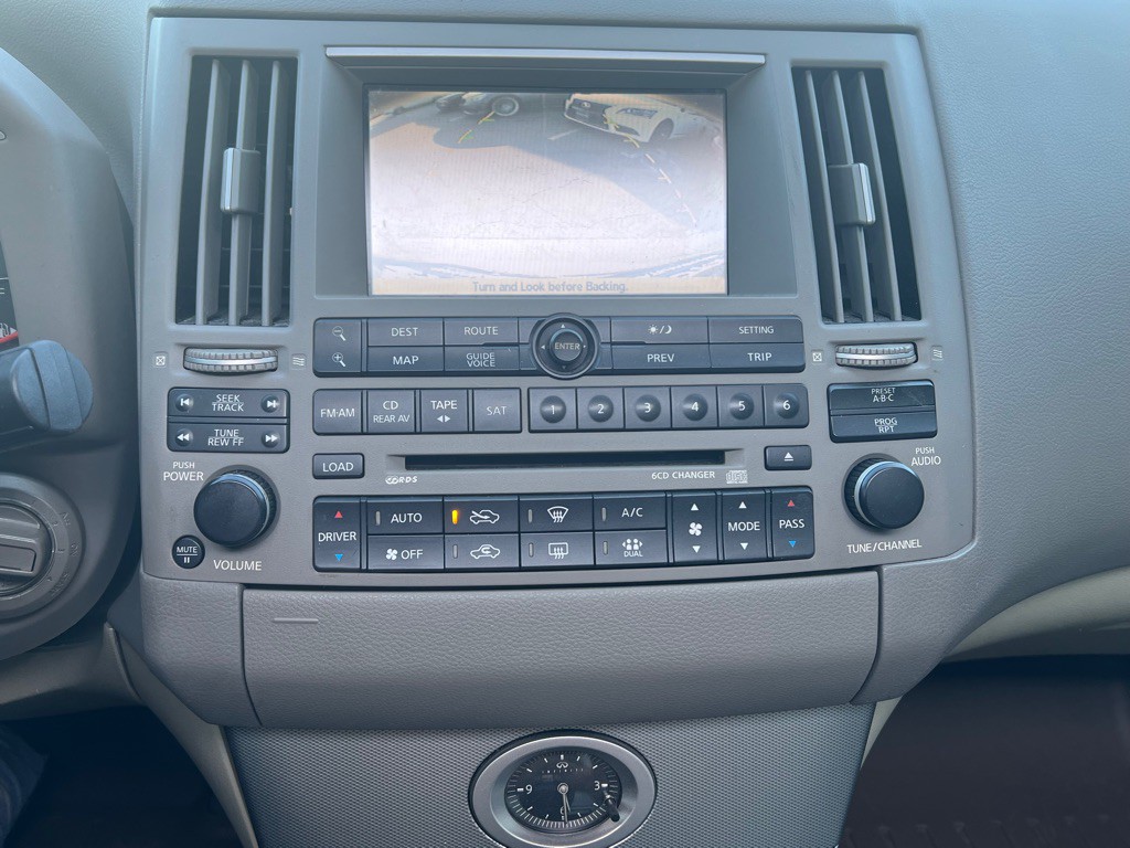 2005 INFINITI FX45 Image 17