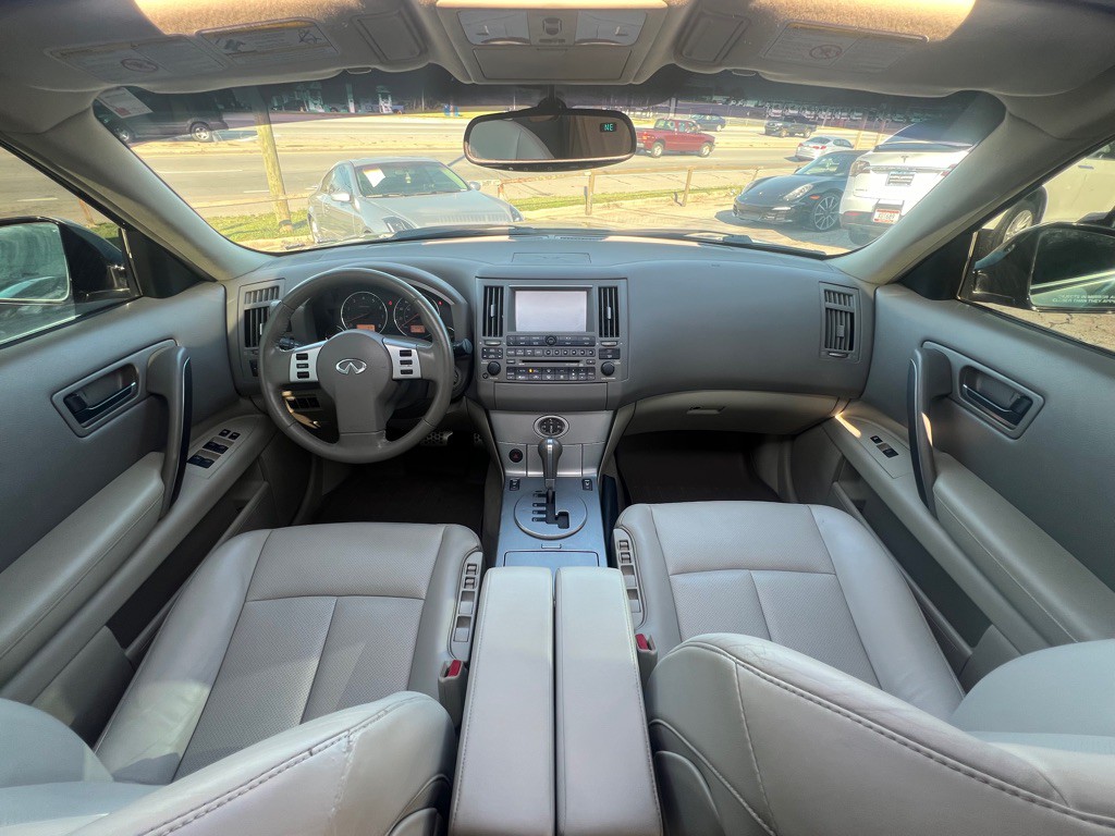 2005 INFINITI FX45 Image 24
