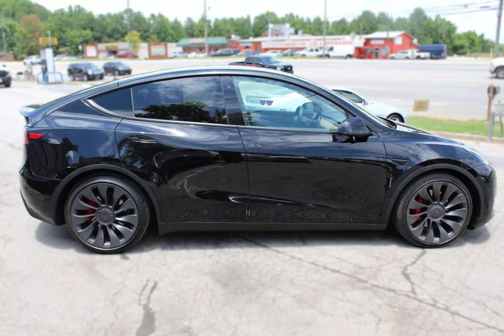 2020 Tesla Model Y Image 10