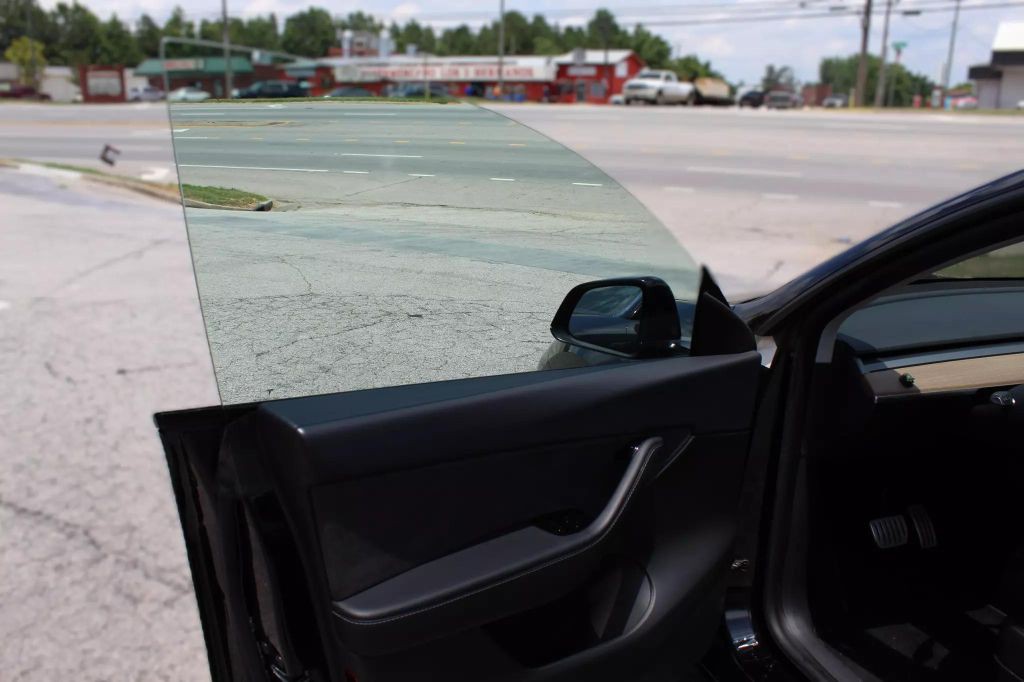 2020 Tesla Model Y Image 17