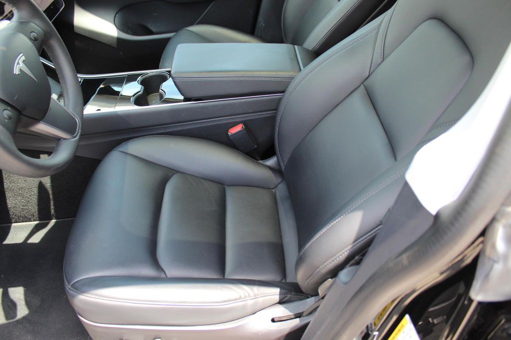 2020 Tesla Model Y Image 19