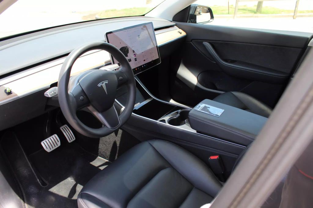 2020 Tesla Model Y Image 21