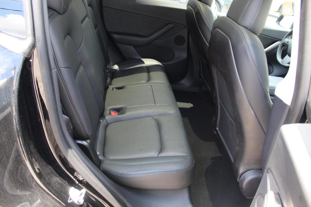 2020 Tesla Model Y Image 30