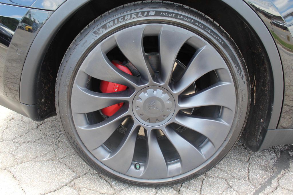 2020 Tesla Model Y Image 33