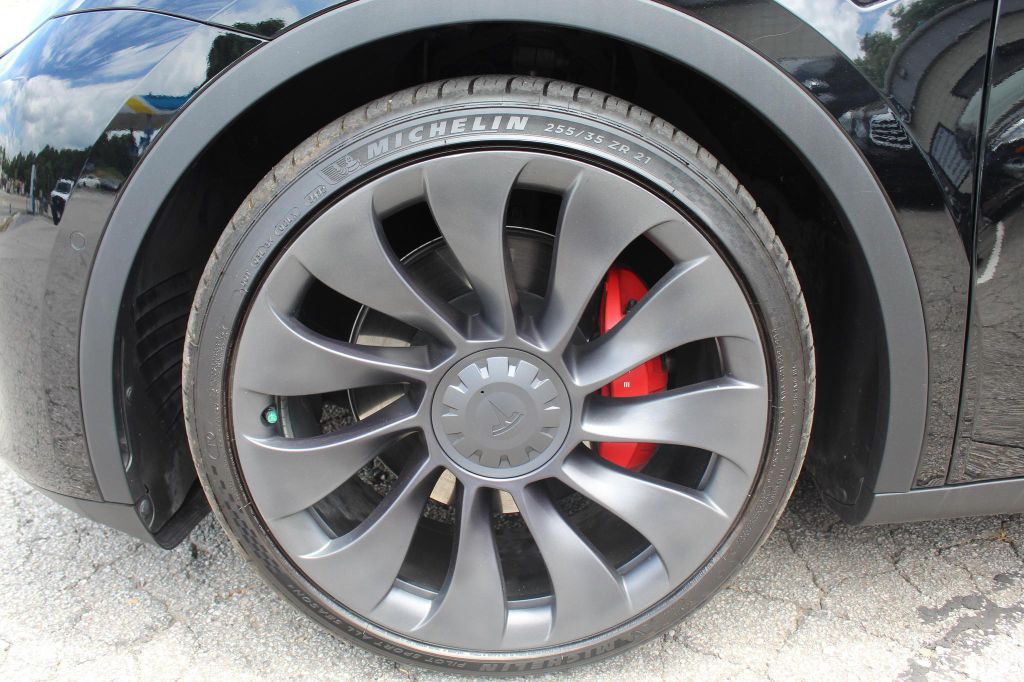 2020 Tesla Model Y Image 35