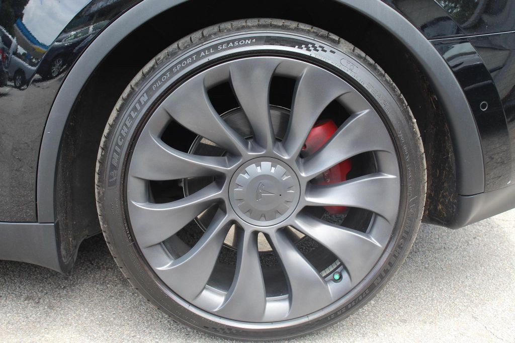 2020 Tesla Model Y Image 36