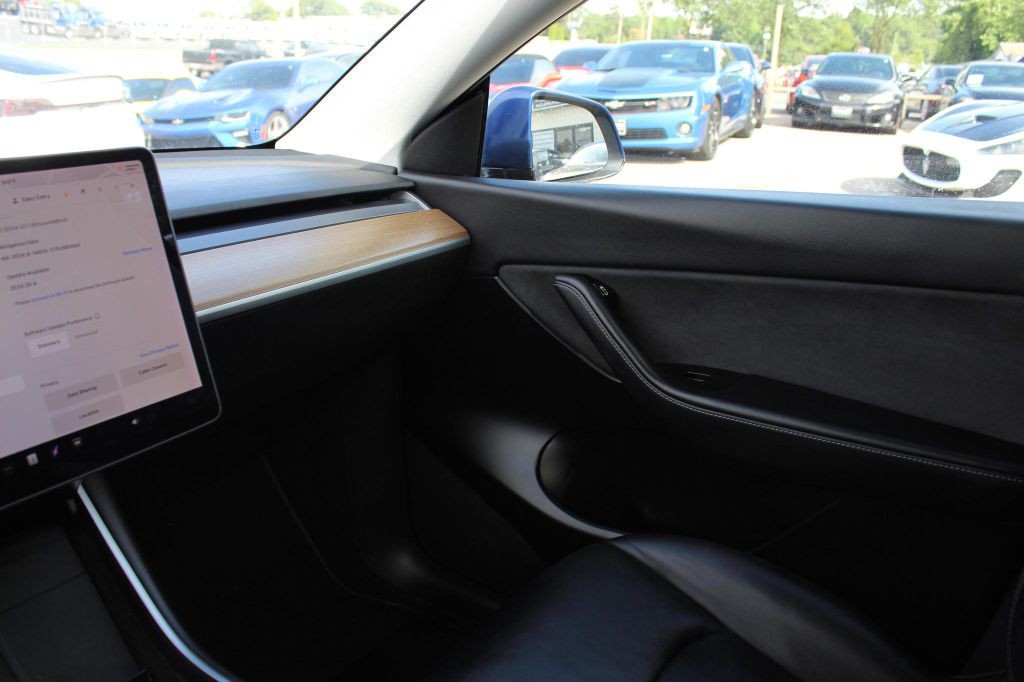 2020 Tesla Model Y Image 23