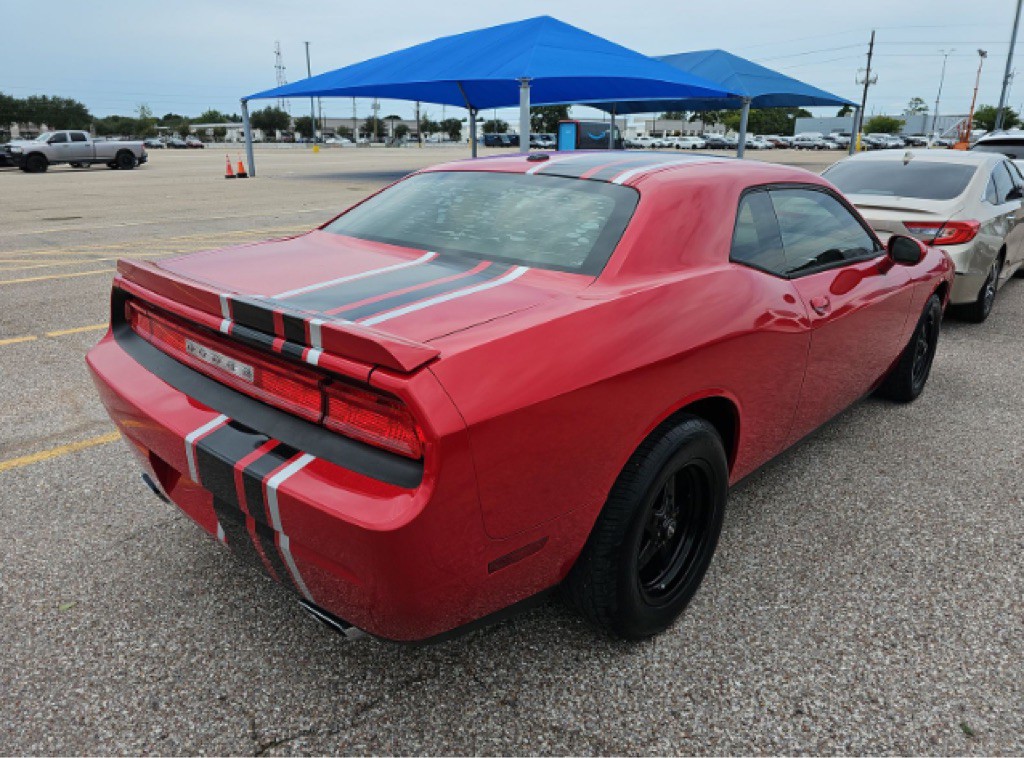 2012 Dodge Challenger Image 2