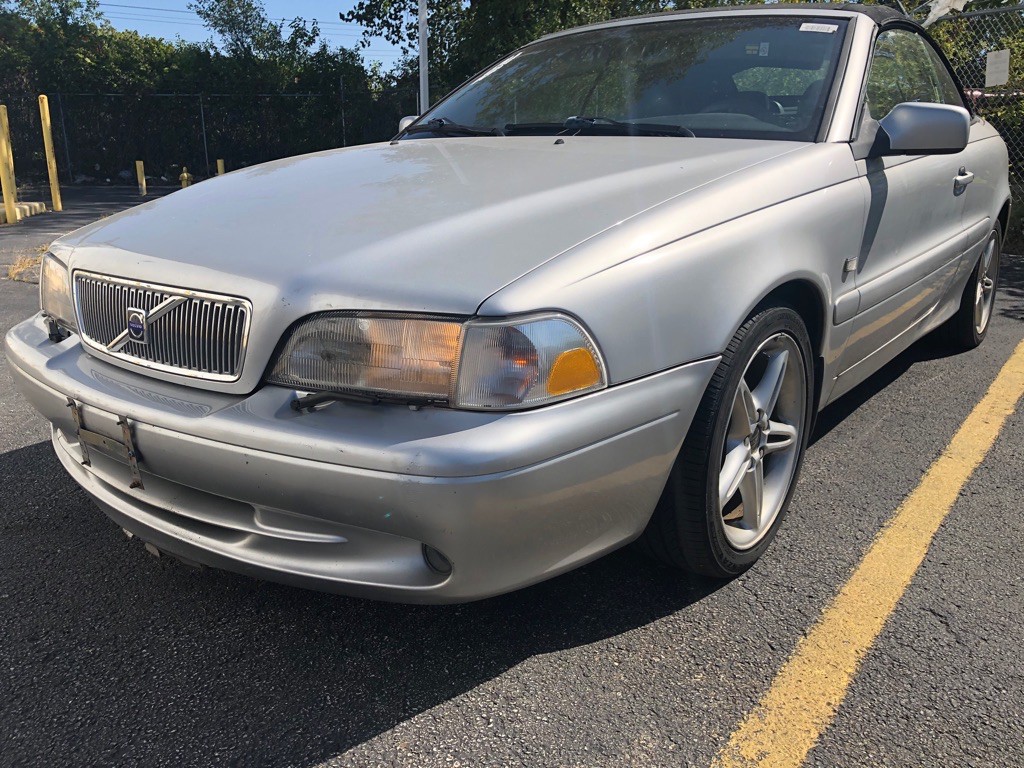 2001 Volvo C70 Image 3