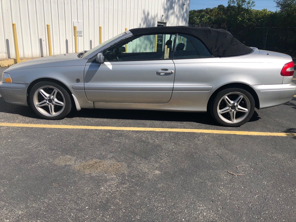 2001 Volvo C70 Image 4