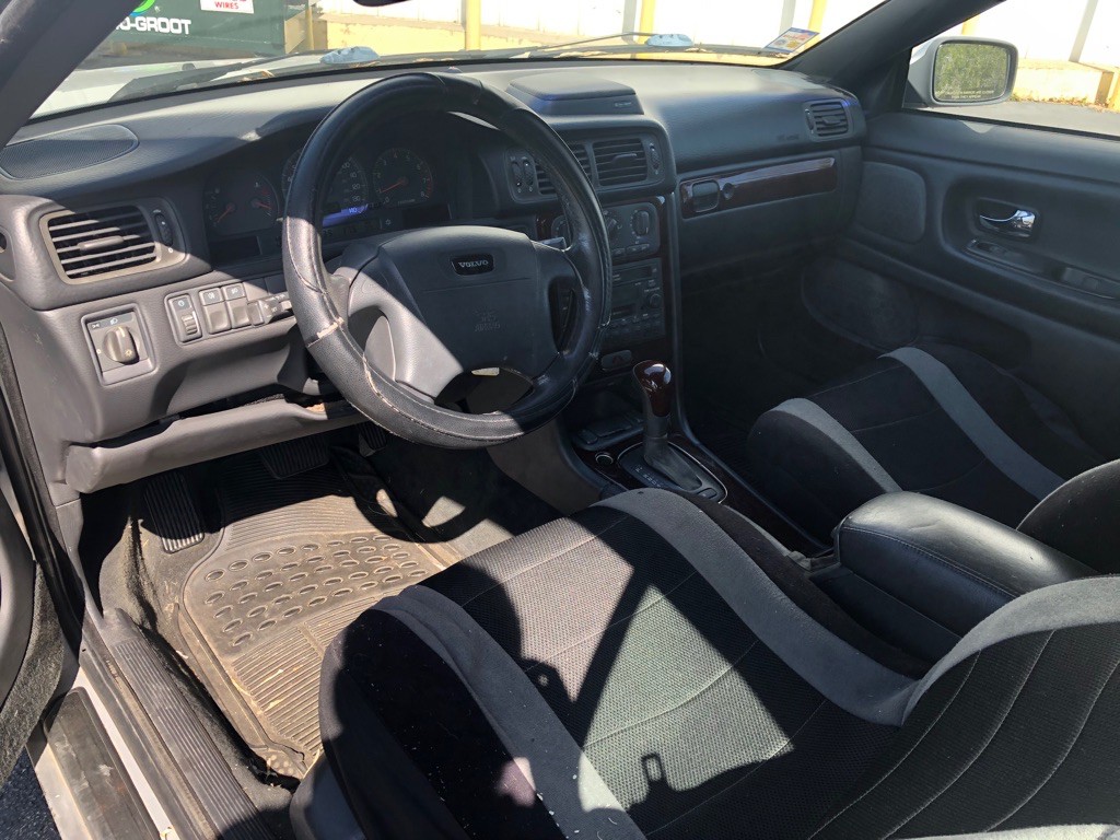 2001 Volvo C70 Image 10