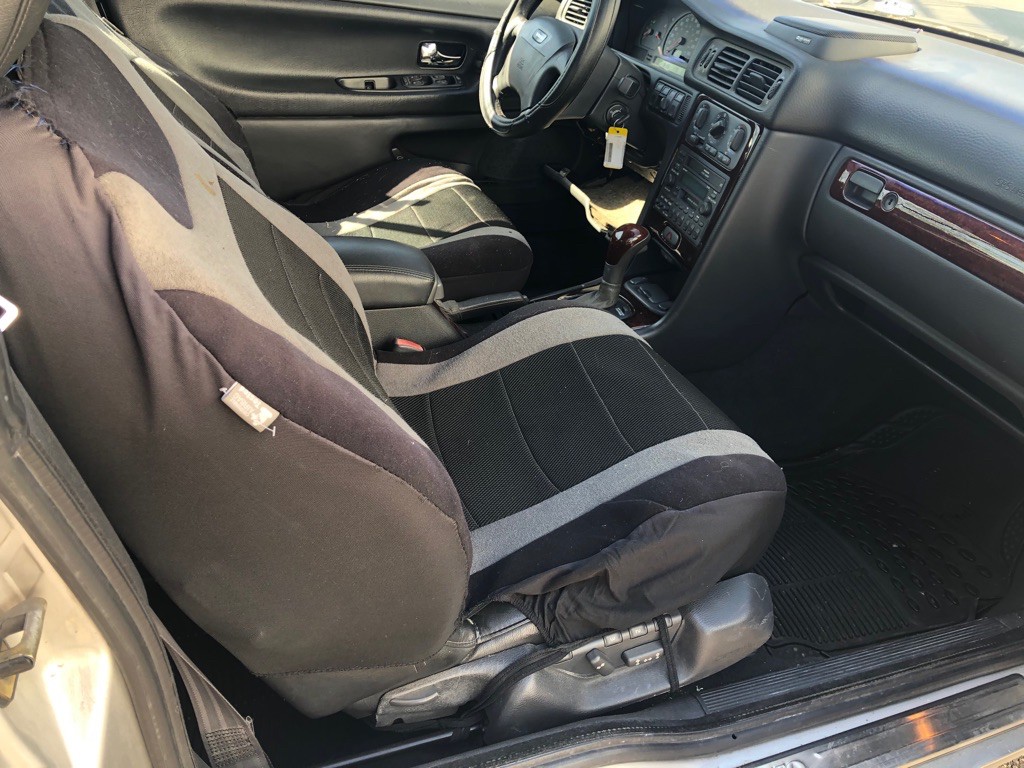 2001 Volvo C70 Image 11