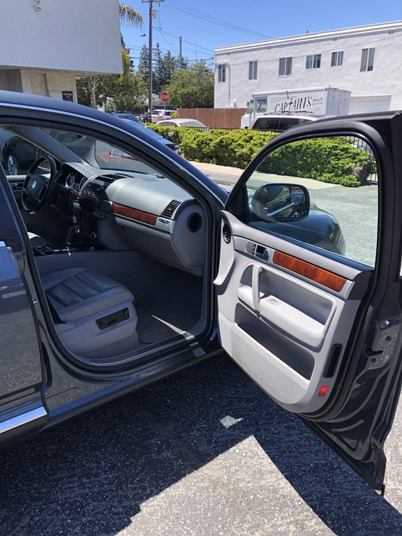 2006 Volkswagen Touareg Image 10